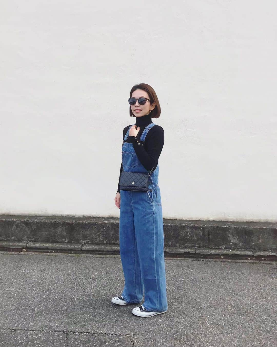 muua777さんのインスタグラム写真 - (muua777Instagram)「:﻿ ﻿ GUのサロペット可愛い♡♡﻿ ﻿ 丈もOK🙆🏼‍♀️﻿ ﻿ ﻿ ﻿ knit… #zara﻿ denim… #gu﻿ wallet… #chanel﻿ shoes… #converse﻿」1月31日 19時13分 - muua777