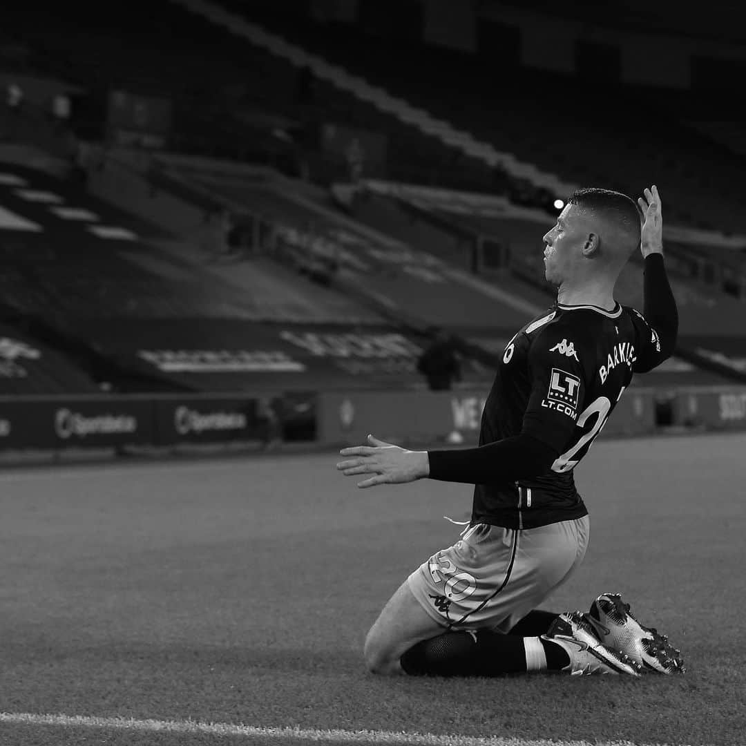 のインスタグラム：「@AVFCOfficial. 🟣🔵」