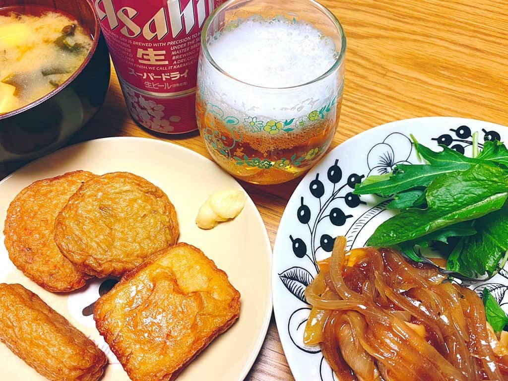 倉田雅世さんのインスタグラム写真 - (倉田雅世Instagram)「さつま揚げを手に入れてしまったので、生姜焼きなのに、ほぼ晩酌。さつま揚げメイン。 月末の日曜日だからいっか。 #おうちでごはん」1月31日 19時34分 - kuralamune