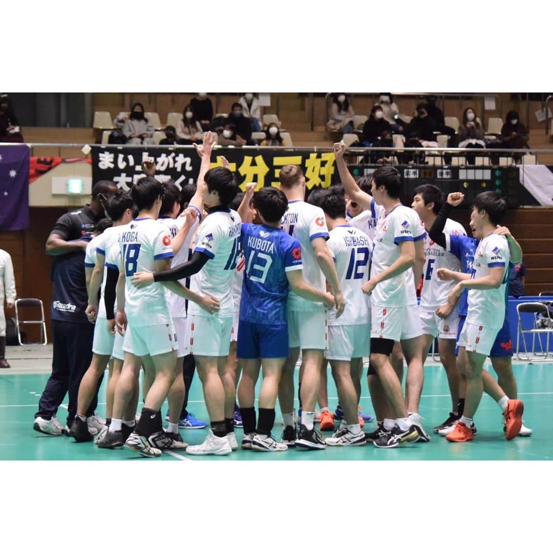 久保田雅人のインスタグラム：「→ ホームゲーム2日間応援ありがとうございました🙇 → 2連敗しましたが、来週に向けチーム一丸でがんばります。 来週の戦いは負けられない戦いになるので、皆さんと一緒に勝利を掴みたいと思います👍 → 大会関係者様、ホームゲームでお手伝いなどしていただいた皆様ありがとうございます🙏 → 差し入れもいつもありがとうございます😭 #大分三好ヴァイセアドラー #皆んなで勝利を」