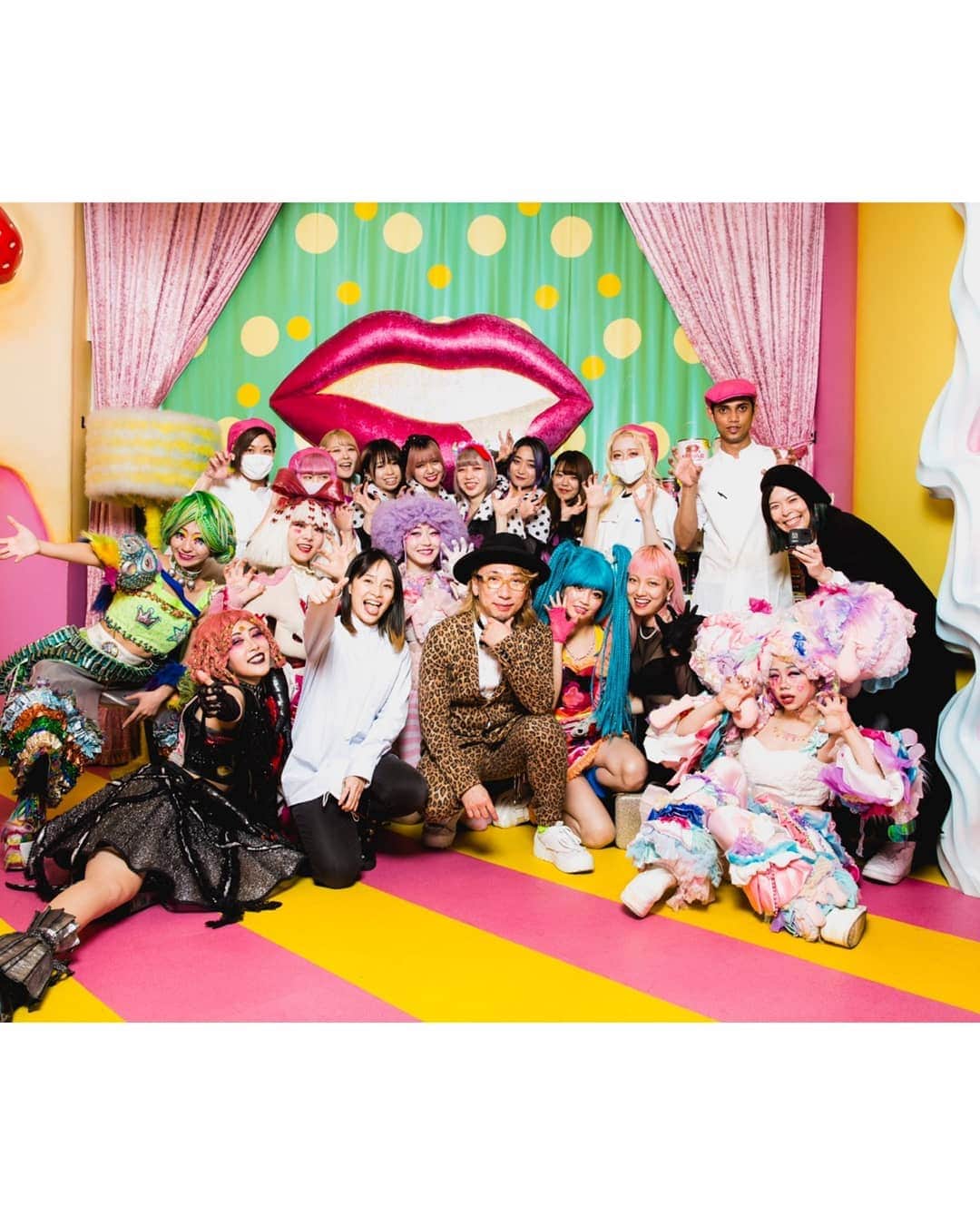 小林レイミのインスタグラム：「ARIGATO @kawaiimonstercafe   ここに生息出来た事はわたしの誇りです。これからも大事な場所であり仲間達です！そしてここからまた始まります。  2015 0801 ~ 2021 0131→→→  #Kawaiimonstercafe #harajuku #lastday #thankyou #and #seeyouagain #kawaiimonstercafeforever #suaa」