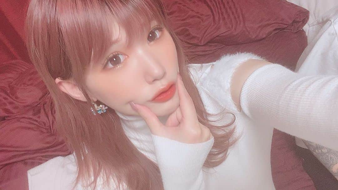 涼宮琴音のインスタグラム：「こんばんは」