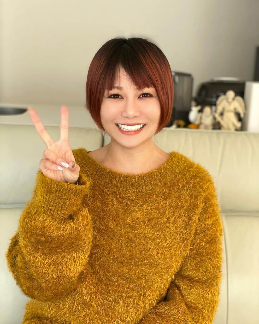 蜷川べにさんのインスタグラム写真 - (蜷川べにInstagram)「﻿ ﻿ Ninagawa Beni channel is finally restarted！！﻿ We’re going to upload on YouTube constantly!!﻿ ﻿ English translation setting is available.﻿ ﻿ ﻿ #benininagawa  #wagakkiband﻿」1月31日 20時04分 - ninagawabeni