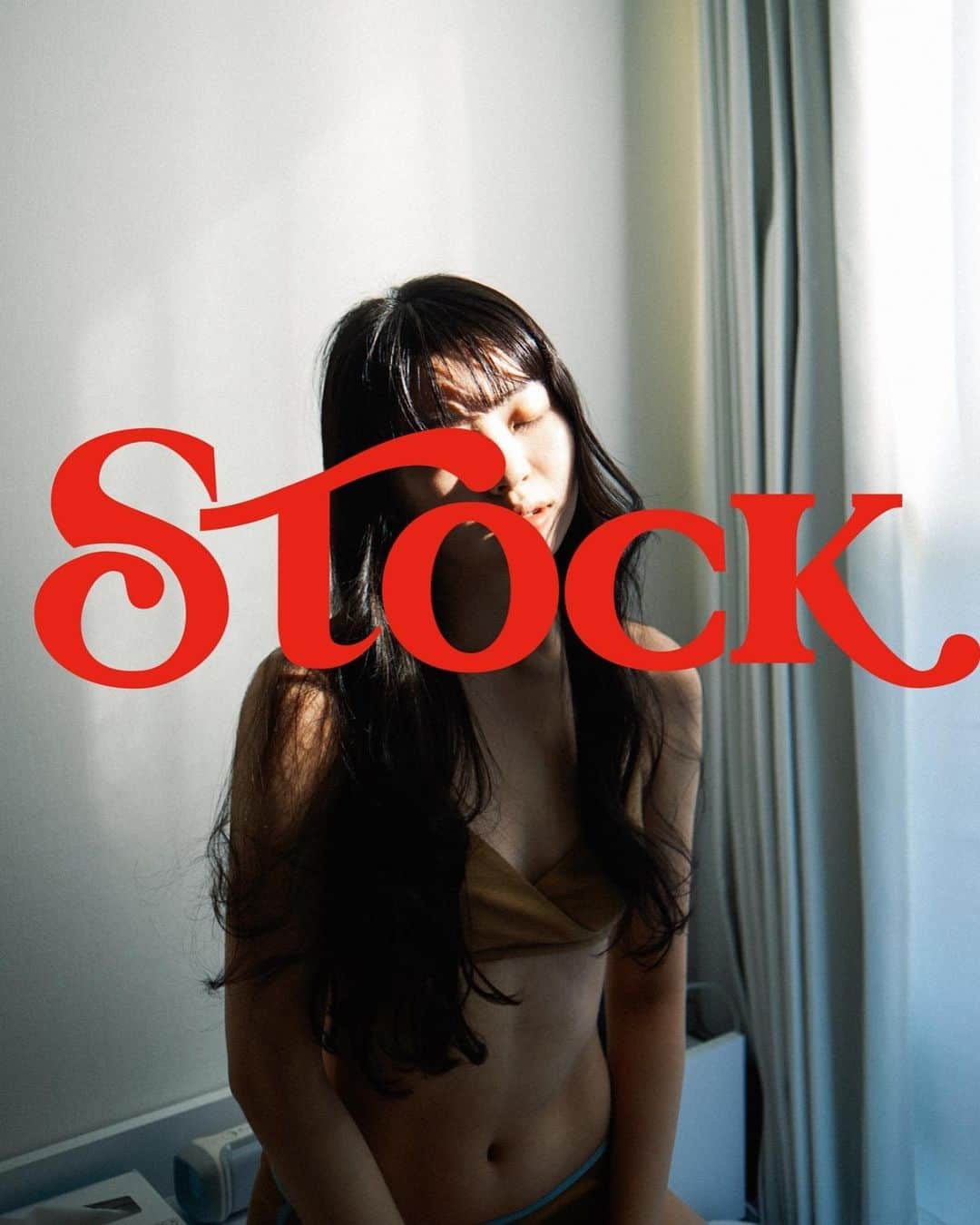 花盛友里のインスタグラム：「じゃじゃじゃーーーん！  なんとなんと夢だった自分の下着ブランド　＜STOCK＞　が3/24（わたしの38歳の誕生日！）にスタートします。 　 @stock_loves_you   去年一年取り組んできたものがやっとやっとカタチになります。 嬉しすぎる。。。  どんな女の子でもstockのかわいい下着をつけるだけでハッピーになってほしい！ 喜びも悲しみも、色んな思い出を自分の中に　“stock”して、そしてかわいい下着も ワードローブに“stock”する💕  授乳ができるブラや、水着、お部屋タイムにリラックスして過ごせる部屋着。。。  オーガニックコットンや、コーヒーとか野菜とかの廃棄物で染めた生地を使ったりして作っているよ。  まずスタートの3/24には水着とTシャツと部屋着が販売されます。 ドキドキドキドキ！  Stockのインスタには一般のモデルちゃん（もちろん選考はせず先着で撮影しているよ）たちが出てくるので、“自分の体型だったらこれが似合うかな“とかって参考になると思う💕  とにかくすでにたくさんの子達にきて貰ったけど、みんな本当に可愛くって！！！ 我ながらほんとにほんとにお気に入りを作れました。。早くみてほしい。。。！  ってことで、是非とも @stock_loves_you をよろしくお願いいたします🌈💕  スタイリストさんや、編集さんライターさん、こんな商品ありますよー！な写真送るので、下着や水着特集の際はぜひリース待ってます💕 わたしが地道にリース手配しますw 不慣れなのですが、めっちゃ愛をこめてプレゼンするのでどうぞよろしくお願いいたしますー！」