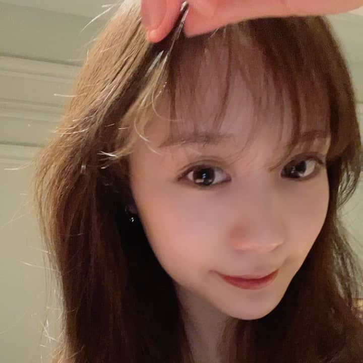 のインスタグラム：「@beautysalon.lia で﻿ ﻿ 顔脱毛とカスマラパックしてもらった後の肌が ふわふわスベスベつるつるになった😍﻿ ﻿ （動画は直後のノーメイク肌のままだよ）﻿ ﻿ カスマラパックはピンク（乾燥対策）をしてもらったよ💕浮腫みもとれるみたいですっきりもした😁💞﻿ ﻿  𝑇ℎ𝑎𝑛𝑘𝑦𝑜𝑢 ♥ @lia__rino   ﻿ #ビューティーサロン　#脱毛　#顔脱毛　#名古屋脱毛　#栄脱毛　#カスマラパック﻿ ﻿」