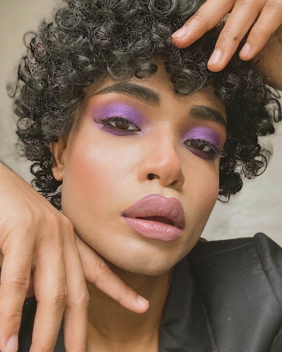 M·A·C Cosmetics UK & Irelandさんのインスタグラム写真 - (M·A·C Cosmetics UK & IrelandInstagram)「Sunday sass level=off the SCALE💯⁠ Which shadow is boosting your mood today?⁠ ⁠💜Eyeshadow Power To The Purple⁠ 💜Studio Fix Fluid foundation⁠ 💜Eyebrows Big Boost Fibre Gel in Stud ⁠ 💜Lip Pencil in Plum⁠ 💜Matte Lipstick in Whirl⁠ ⁠ regram @airishbarik ⁠ #MACCosmeticsUK #MACCosmetics #PurpleEyeshadow #Eyeshadow #StudioFixFluid #MACWhirl #Makeup #Beauty #SundayFunday ⁠」1月31日 20時01分 - maccosmeticsuk