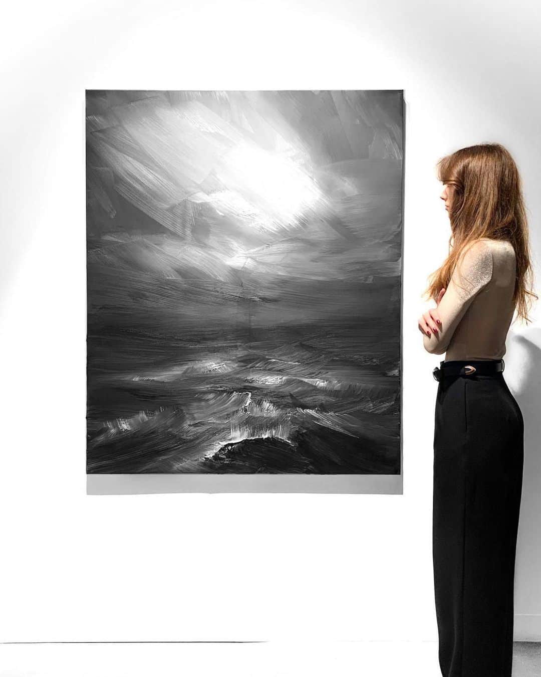 My Interiorのインスタグラム：「Exploring light and nature @jdmalatgallery with @conradjongodly ‘s paintings embody the serene and sublime, offering a space for contemplation of the essence of our surroundings.   📸 Conrad Jon Godly,DARK IS LIGHT, Nr. 51, 2017, Oil on Canvas,55 1/8 x 45 1/4 in, 140 x 115 cm」