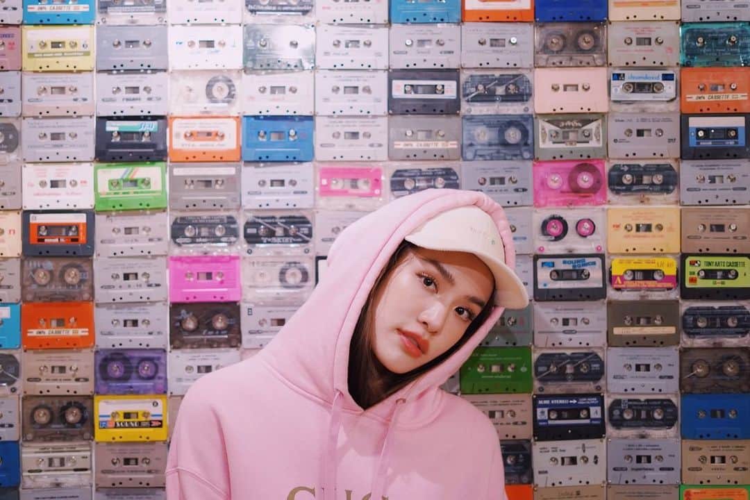 グレース＝カンクラオのインスタグラム：「📼💗🎶 @y25musicspace 📸@pherawit_photographer #ตายทั้งเป็น link in bio」