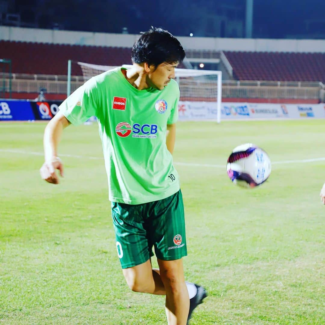 松井大輔さんのインスタグラム写真 - (松井大輔Instagram)「2勝目　I won the match yesterday  #vietnam  #hochiminhcity  #saigon  #saigonfc #soccer  #daisukematsui #win #match #game #サッカー #enjoy  #enjoyfootball  #10 #ボールは友達」1月31日 20時06分 - matsuidaisuke_official