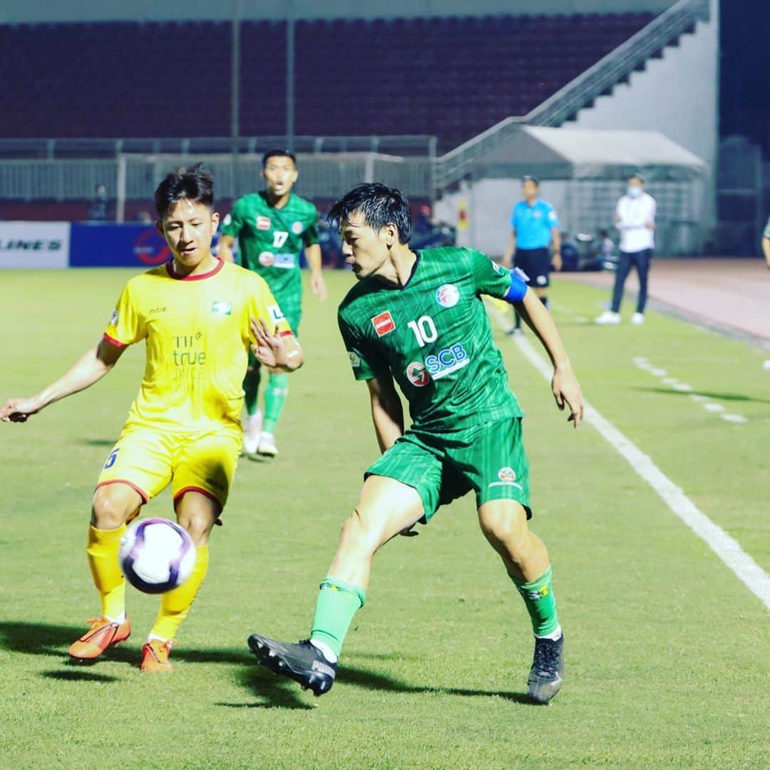 松井大輔さんのインスタグラム写真 - (松井大輔Instagram)「2勝目　I won the match yesterday  #vietnam  #hochiminhcity  #saigon  #saigonfc #soccer  #daisukematsui #win #match #game #サッカー #enjoy  #enjoyfootball  #10 #ボールは友達」1月31日 20時06分 - matsuidaisuke_official