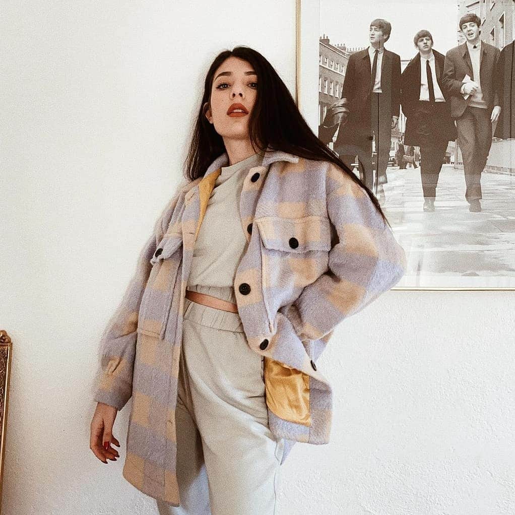 SHEINのインスタグラム：「This coat is a winter must-have! 💜  @serenacolperry  Shop Item #: 1512774  #SHEINgals #SHEINstyle #SHEINSS21 #plaidseason」