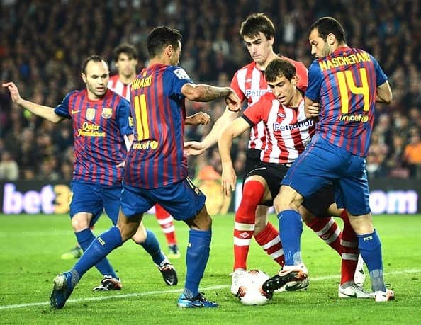 ボルハ・エキサのインスタグラム：「Domingo de fútbol!⚪️🔴❤️」