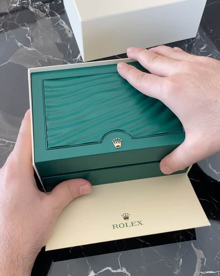 WATCHMANIAのインスタグラム：「Humble NWA. The new Rolex Oyster Perpetual 41 yellow dial. From the first day i wanted this color. Thank you @rhodium_istanbul @sezenkotaman for making this happen 🙏🏻  #rolex #rolexoysterperpetual #op41 #rolexwatch #rolexsaat #oysterperpetual41 #124300 #124300yellow #swiss #swisswatch #swisswatches #horology #hautehorlogerie #hautehorology #rolexistanbul #watchmania」