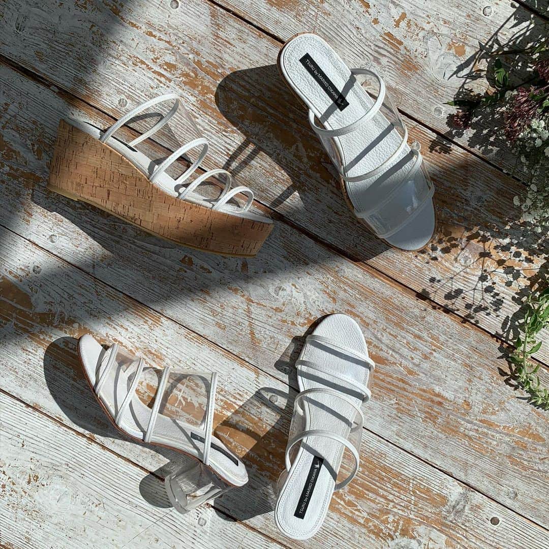 Tsuru by Mariko Oikawaのインスタグラム：「2月入荷予定♪ 2021 ss collection.  Fizz/WHITE ¥22,000+tax  Harper/WHITE ¥22,000+tax  クリーンな印象のホワイトレザーは夏コーディネートにマストな逸品！ どんなスタイリングにも爽やかな抜け感をプラスしてくれる♪  #tsuru #tsurubymarikooikawa #2021ss」