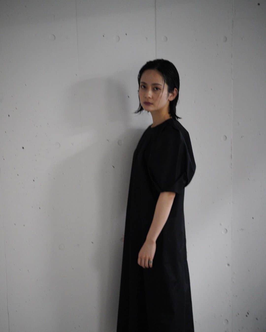 小川琴美のインスタグラム：「📡🖤」