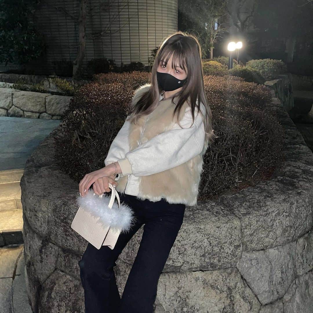 浦西ひかるさんのインスタグラム写真 - (浦西ひかるInstagram)「もふもふ🤎🤎 #ひかスタイル 20歳にもなったので大人っぽいファッションの割合を前より増やしていこうかなと♡」1月31日 20時52分 - uranishihikaru