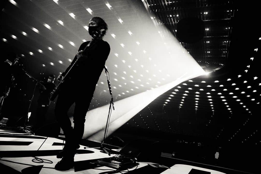 辻村勇太さんのインスタグラム写真 - (辻村勇太Instagram)「「ONAKAMA 2021」 大阪城ホール公演  Photo by @hamanokazushi   #blueencount #bassist #onakama2021」1月31日 21時02分 - yuuta.tsujimura
