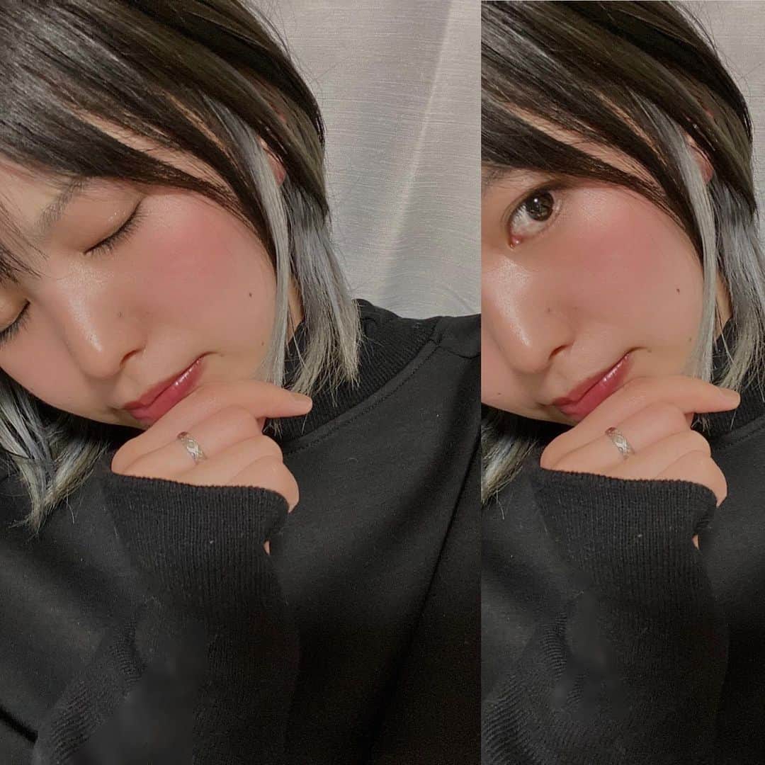 原あやののインスタグラム：「全頭シルバーにしちゃおうか迷ったけど毛を労わることにしました、結果インナー可愛くて嬉しいでした🐺  1月ほんとうに長かったな〜〜 ありがとうございますた もう平和になれし〜！  #インナーカラー #ウルフ#レイヤー#シルバー#色落ちを楽しみますねん」