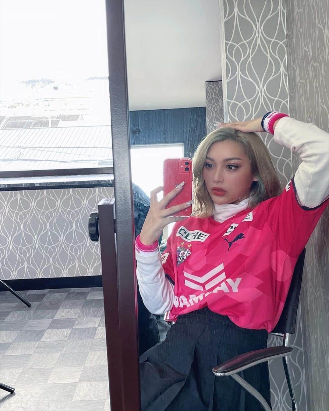 えまぽち(穂波エマ)のインスタグラム：「⚽️🌸 セレッソ大阪様 ⚽️🌸 撮影！」