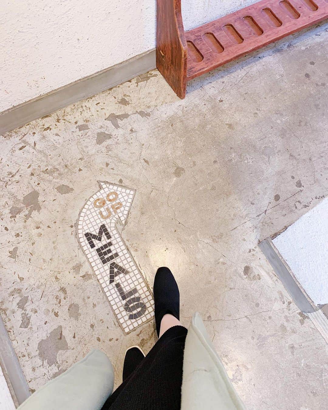 AKARIのインスタグラム：「#mealsaredelightful ▶︎▶︎  入る前からわくわくするカフェって たのしいよね 🌫♡」