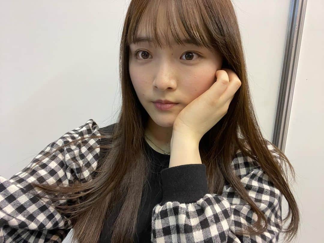 大森美優のインスタグラム：「お話会二日目ありがとうございました🍵髪伸びたねとたくさん言って頂きまして、確かに。とそこで気付きました🙄 一瞬で乾く魔法ほしいです💄🪄 ＃おやすみなさい ＃akb48」