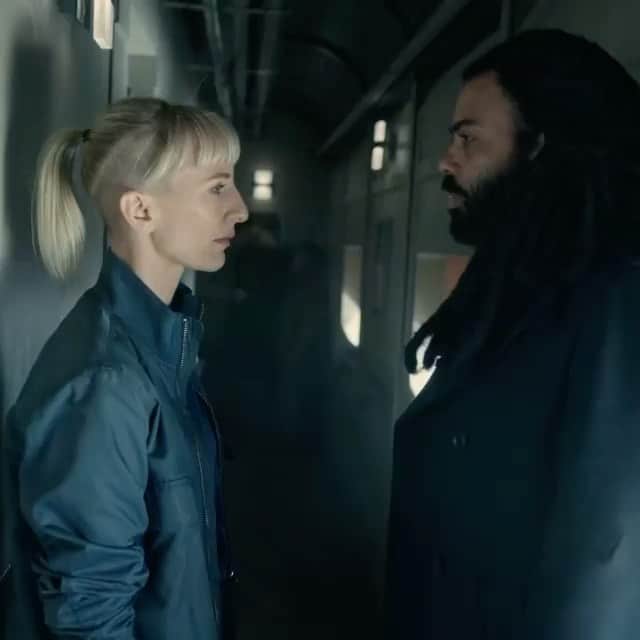 ミッキー・サムナーのインスタグラム：「Episode 2 tomorrow (for 🇺🇸)!! (Tuesday for Netflix worldwide) @snowpiercertv @tntdrama  For the record it’s not a bad job just following @daveeddiggs around.」