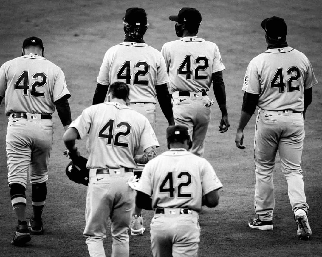 シアトル・マリナーズさんのインスタグラム写真 - (シアトル・マリナーズInstagram)「On Jackie Robinson’s birthday, we are reminded of the courage he displayed in paving the way for so many to play the game we love. 💙」2月1日 3時01分 - mariners