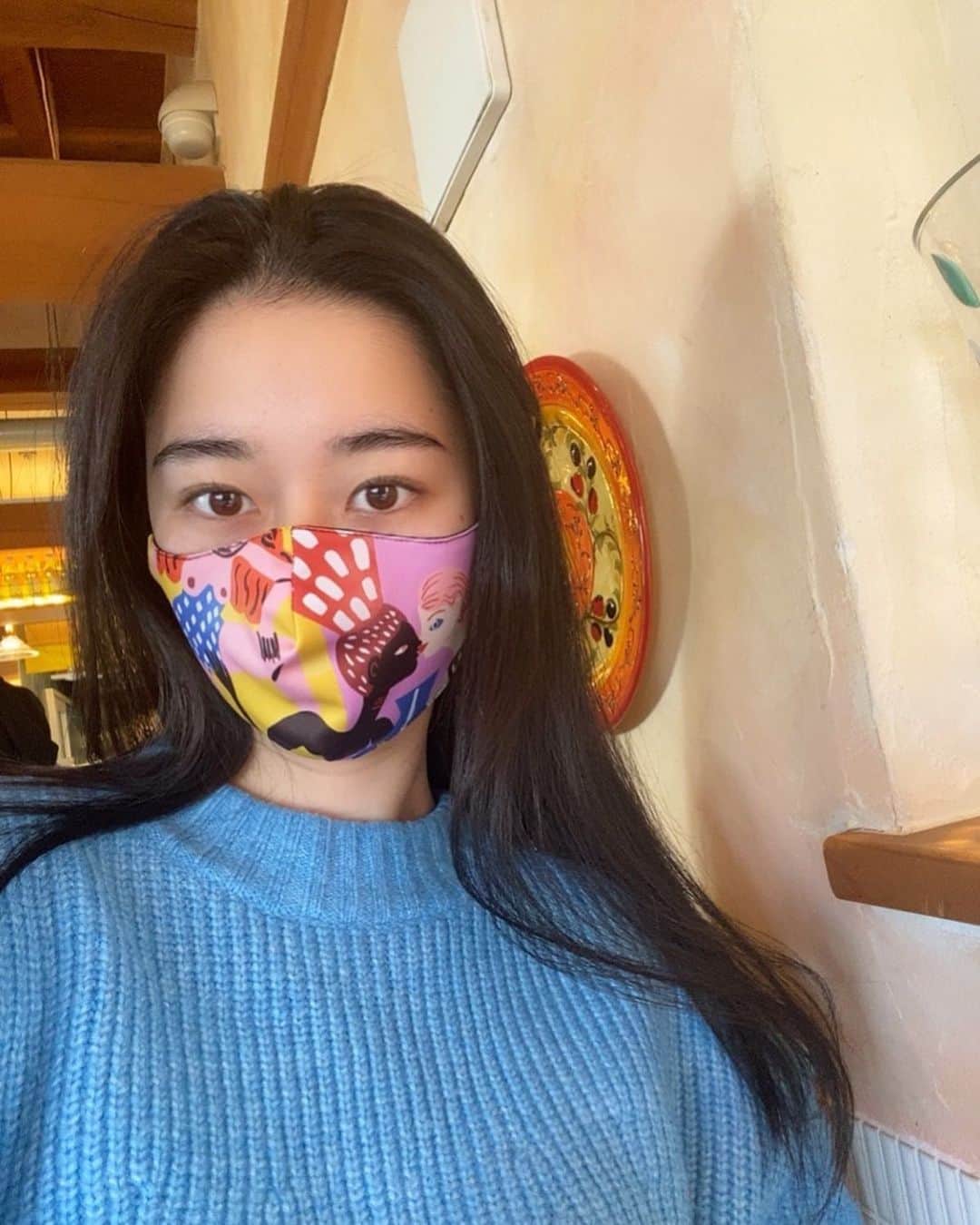 西山なずなのインスタグラム：「. もっともっとかわいいマスクほしいいい💙💛」