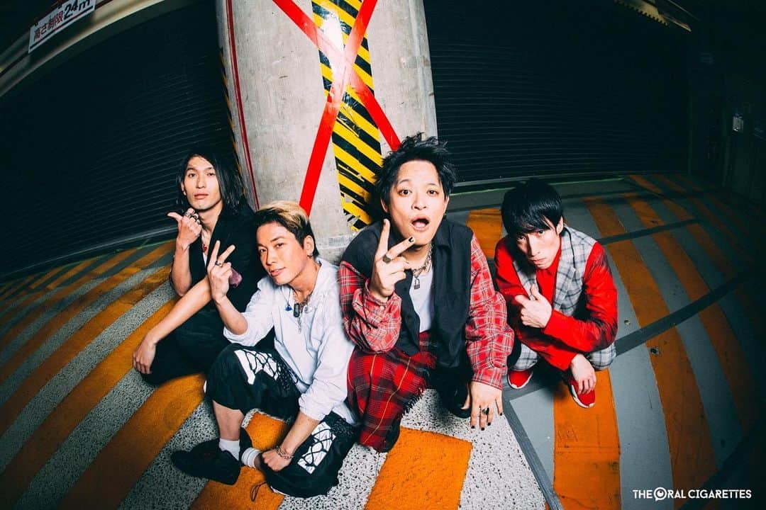 鈴木重伸のインスタグラム：「ONAKAMA ＠ 大阪城ホール ありがとうございました。 地元やからか優しい気持ちになりました。 共にまた音楽に溺れれるのを願ってます。 ラスト福岡まで走り切りますね。 photo by @satoshihata87」