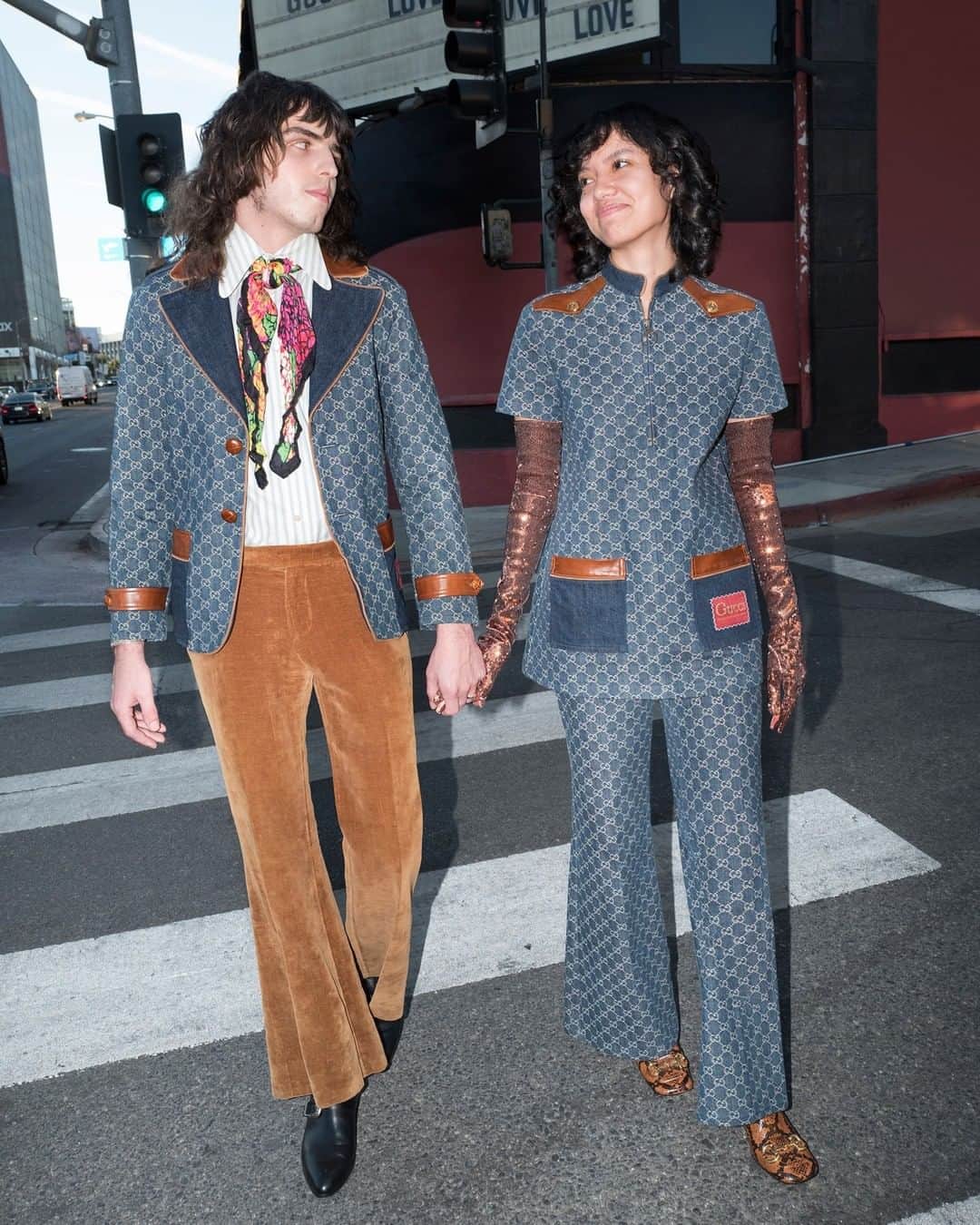 のインスタグラム：「Shot in Los Angeles, @bradelterman captures love for Saint Valentine's Day for the debut of #GucciLoveLoveLove zine. Modeled on 70s-style fanzines, the images feature Gucci’s special lineup including GG denim pieces, seen in both images, designed by @alessandro_michele. Discover the collection through link in bio. #AlessandroMichele」