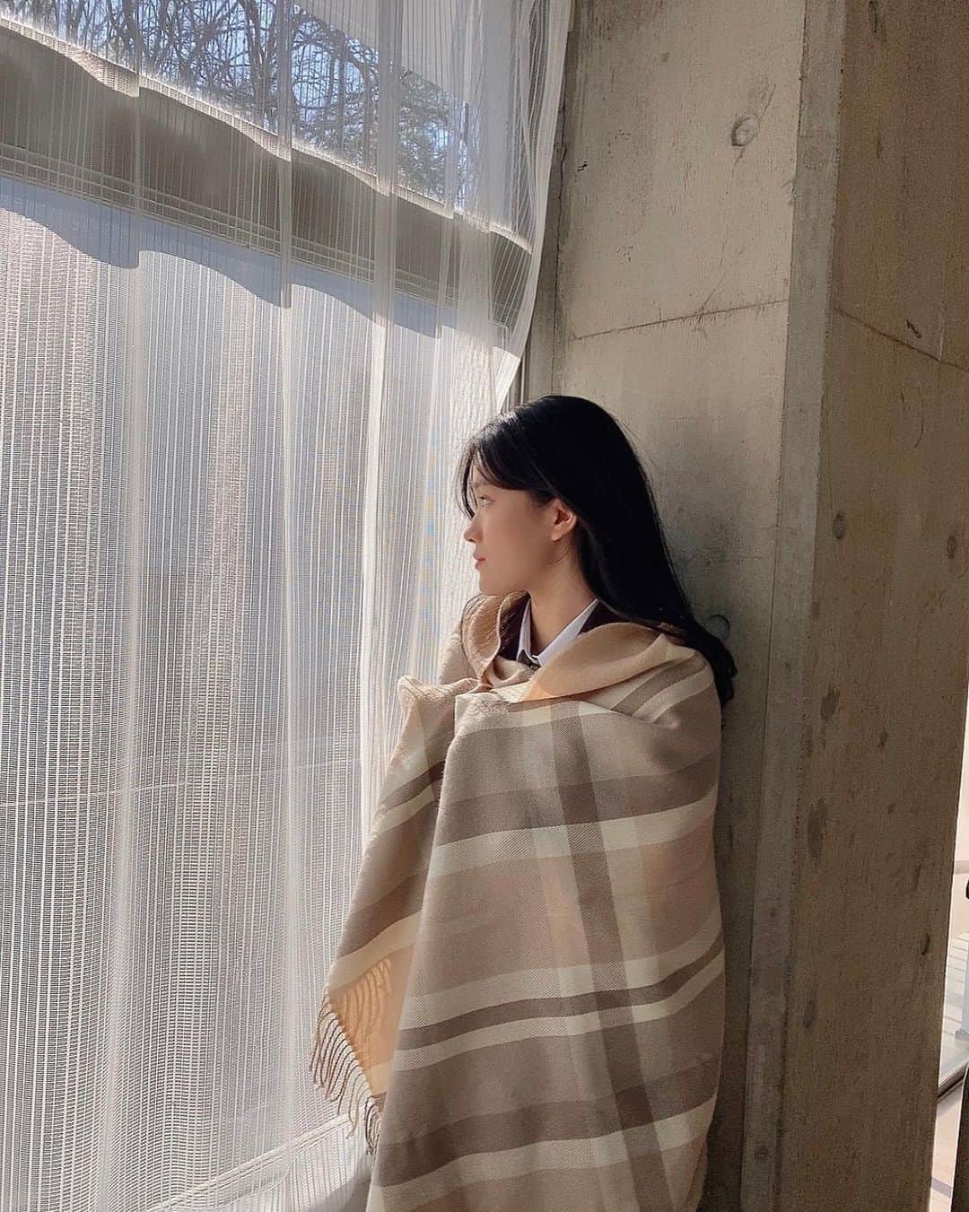 若林薫さんのインスタグラム写真 - (若林薫Instagram)「さむ、、、かったあ🧊❄⛄ ﻿ 暖を取りつつ待機中の ✌︎  明日も頑張ります！﻿ ﻿ おやすみなさ~い﻿ ﻿ ﻿ ﻿ ﻿」1月31日 22時02分 - ___ai7.___