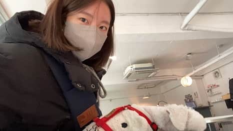 イ・ハウンのインスタグラム：「내 브이로그엔 크뽁이가 빠지질않네♡︎」
