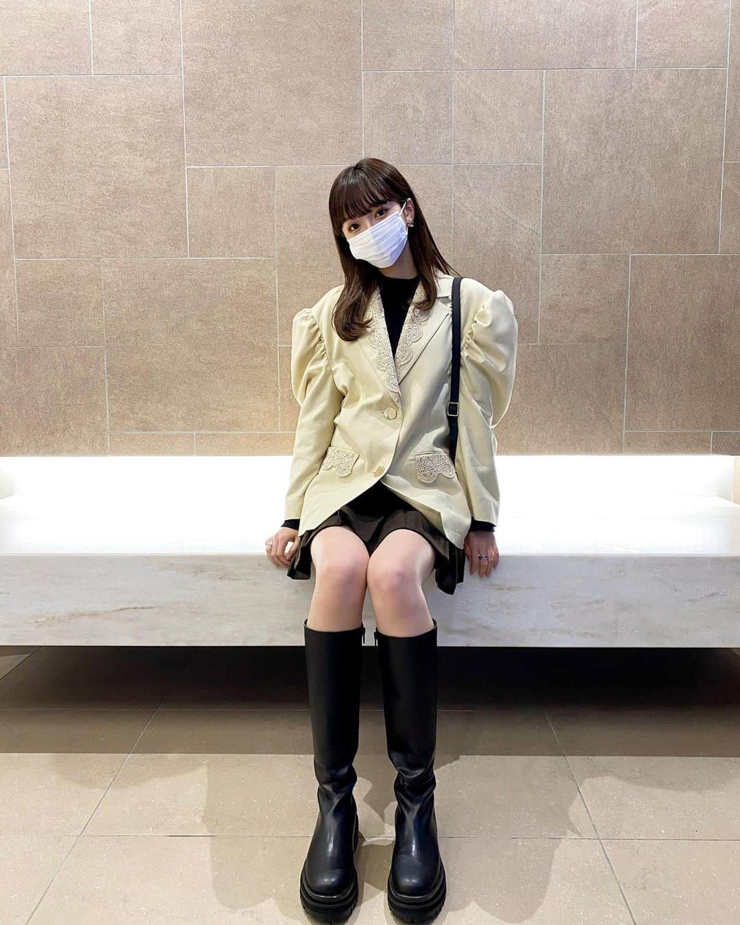 田口珠李さんのインスタグラム写真 - (田口珠李Instagram)「さっきの投稿のコーデ☺️ 私はミニスカートがだいすき💓  そわちゃんのかわいいジャケットと chuuさんのかわいいスカートとブーツ😻  #chuu #chuujapan」1月31日 22時16分 - suaaminm