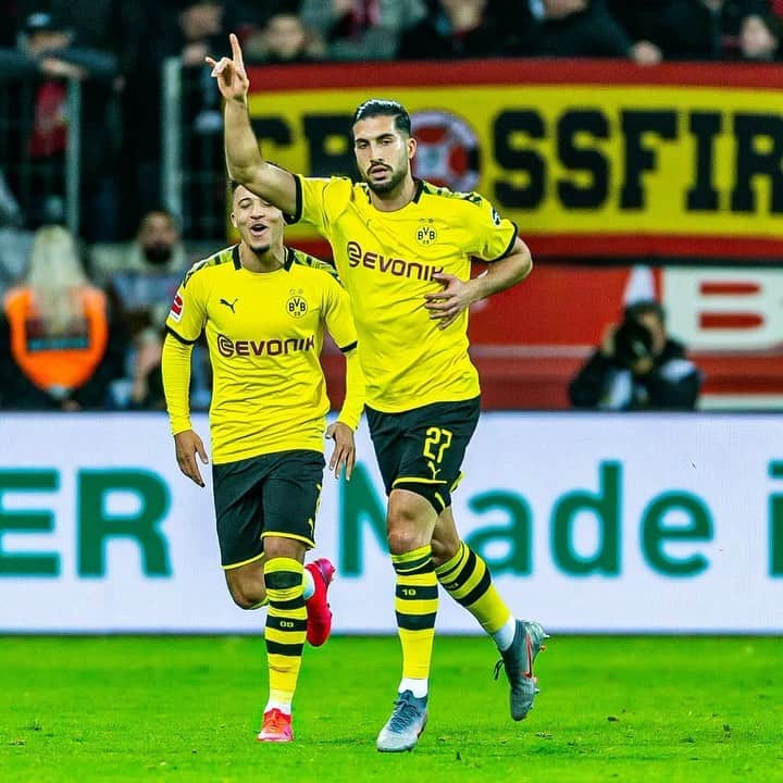 エムレ・カンのインスタグラム：「One year in black and yellow🖤💛 Thank you all for your support so far, I can’t wait to see you all again in the stadium #EC23」