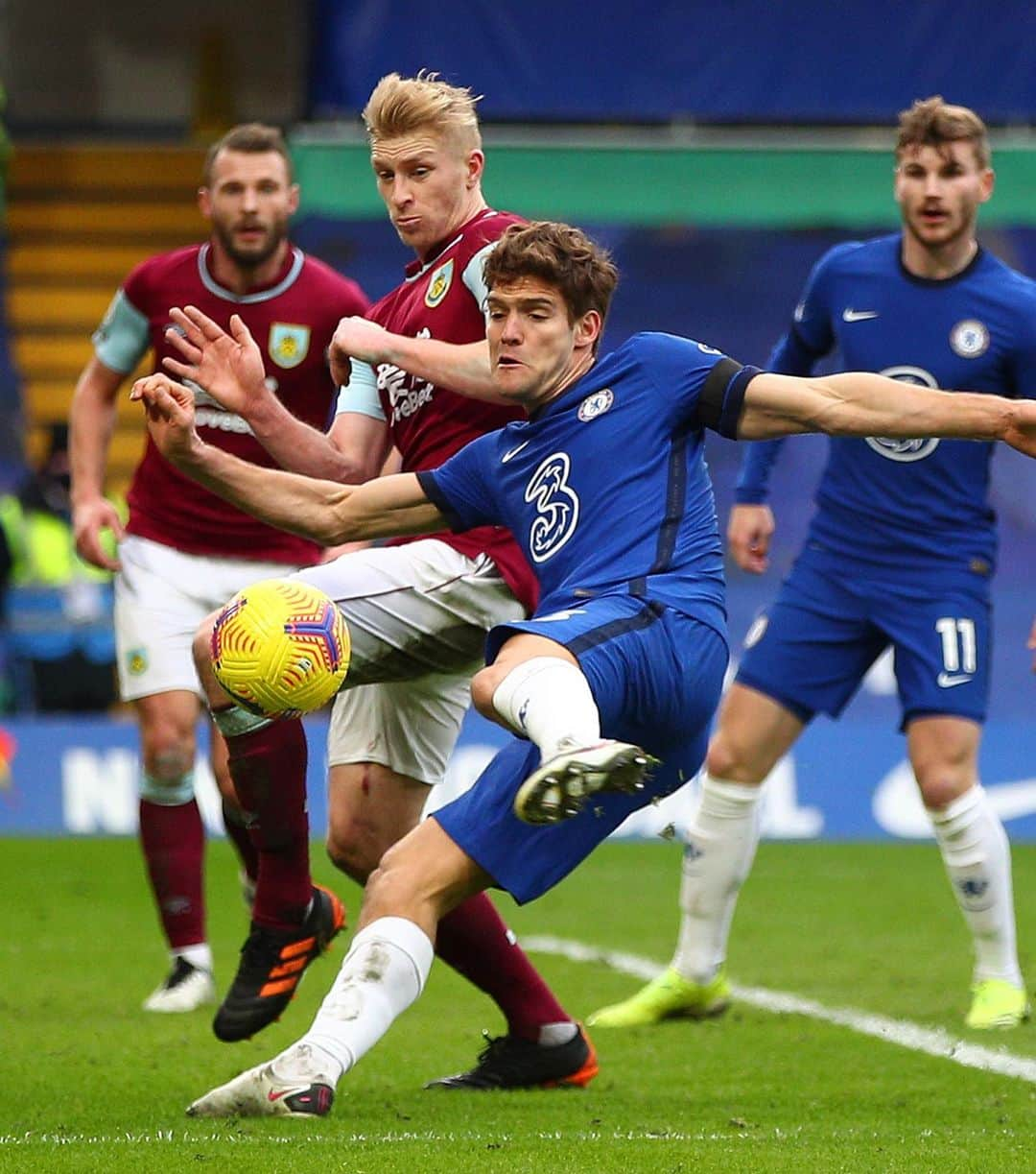 チェルシーFCさんのインスタグラム写真 - (チェルシーFCInstagram)「MARCOS ALONSO GOAL!! 💥 What a strike, 2-0! 👏 #CHEBUR #CFC #Chelsea」1月31日 22時48分 - chelseafc