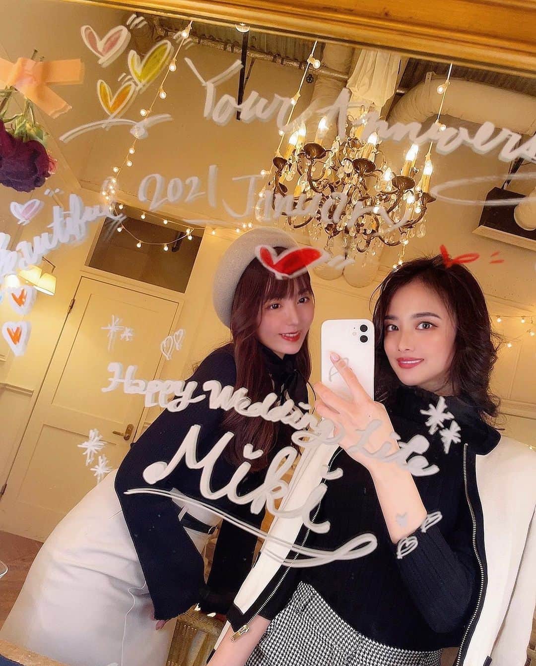 茶谷伊織のインスタグラム：「.  たくさん笑って楽しかった日🥺💗 喜んでくれて良かった✨  #bestfriends #girls #nightout #party  #surprise #love #dinner」