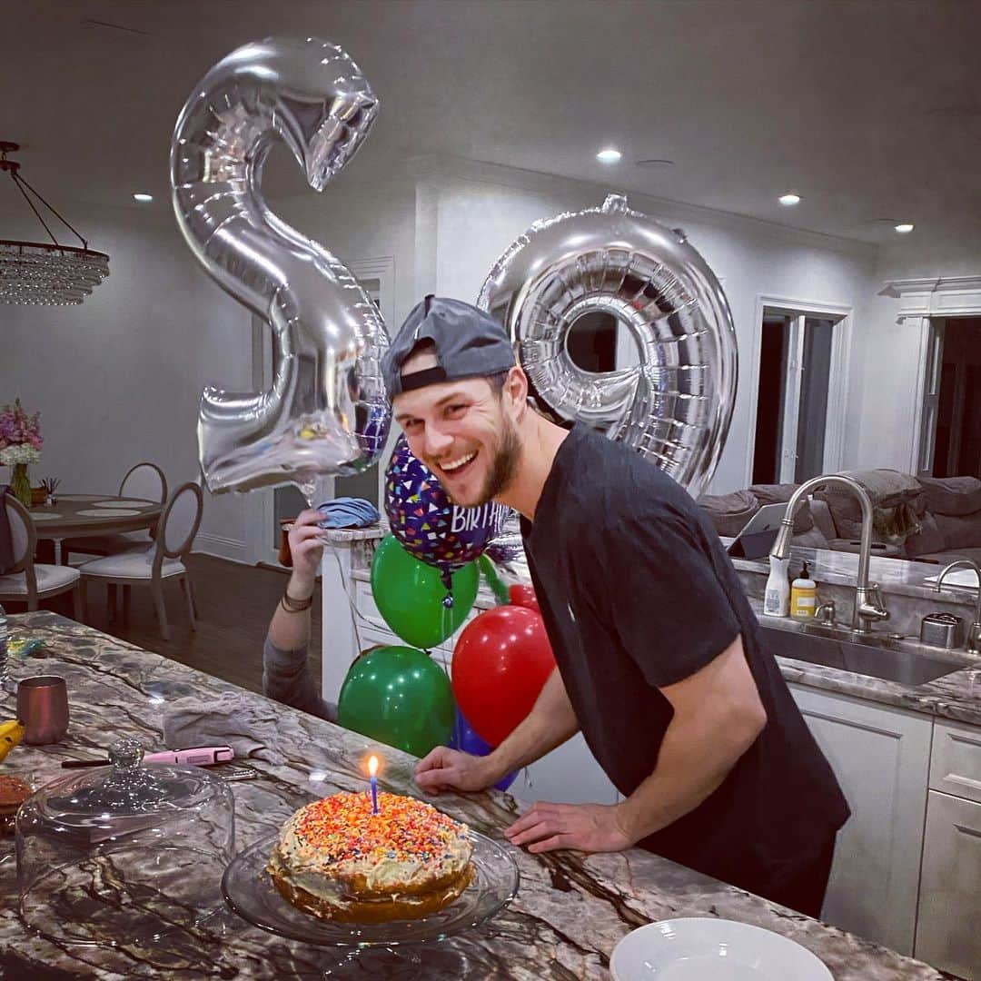 ポーラ・クリーマーのインスタグラム：「Happy Birthday  to the man of my dreams! May all your wishes come true. I love you @shanekennedy13 ❤️❤️ #thanksjustinforholdingtheballonstogether #yesimadethatbeautifulcake 😬😳 #tastesmuchbetterthanitlooks #hissmile😍」