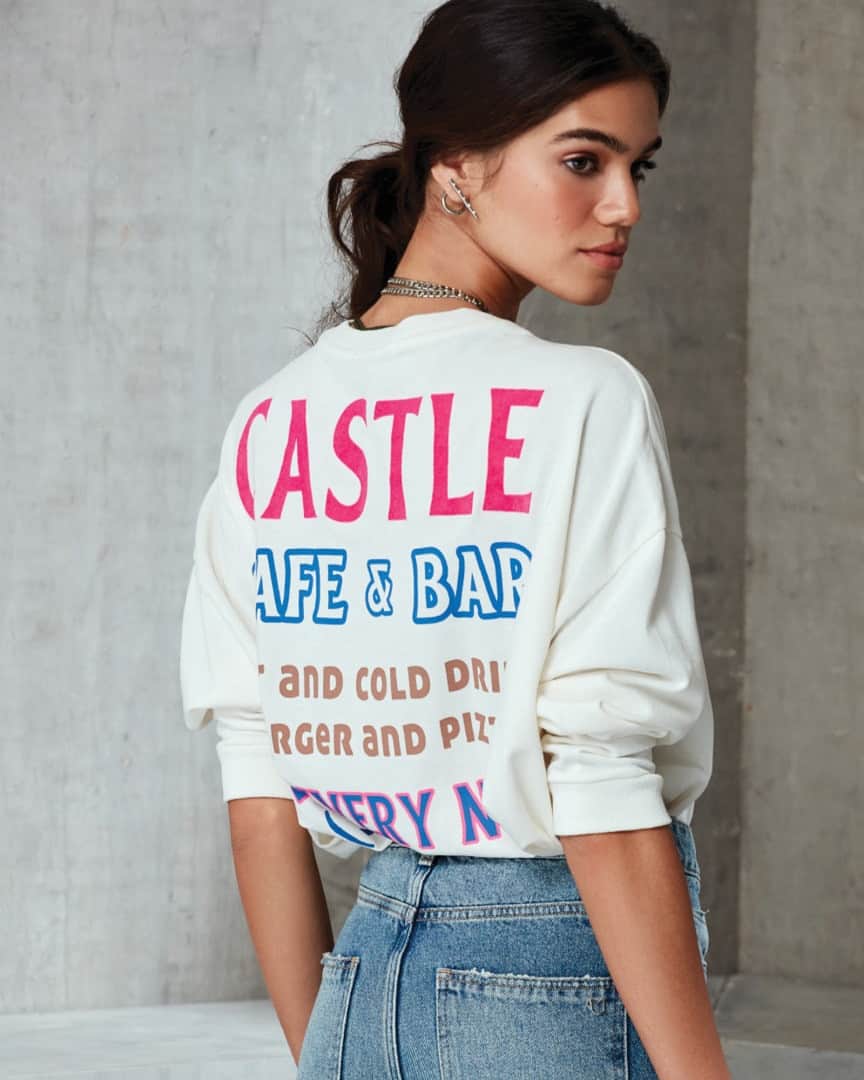 ロザ チャのインスタグラム：「COMFY & COOL: estilo e conforto caminham juntos no look perfeito para o domingo!     (Blusa ref.: 04.62.0010)」