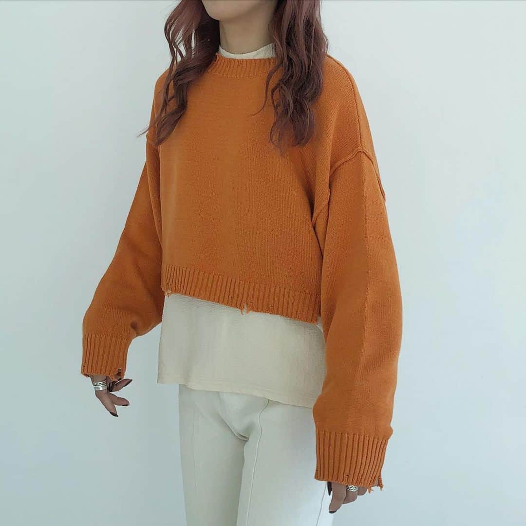 antic rag アンティックラグ ルクア大阪店のインスタグラム：「new arrival  ☑︎ショート丈ダメージ加工ニット 【1930615736】 ¥5,200+tax  _________________________________  店頭にて発売中  オンライン発売もうしばらくお待ちください  ________________________________  #アンティックラグ #大阪#天王寺#大阪限定#lucua#osaka #天王寺mio #anticrag #スタッフコーデ #お洒落さんと繋がりたい #淡色女子 #カジュアルコーデ #淡色コーデ #春色コーデ#プチプラコーデ #撮影データ#春物撮影#ss#大人カジュアル#今日のコーデ」