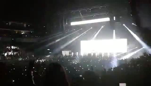 アラン・ウォーカーのインスタグラム：「Sorry for all the shows that got cancelled.   /Share your concert moments and use #WalkersJoin」