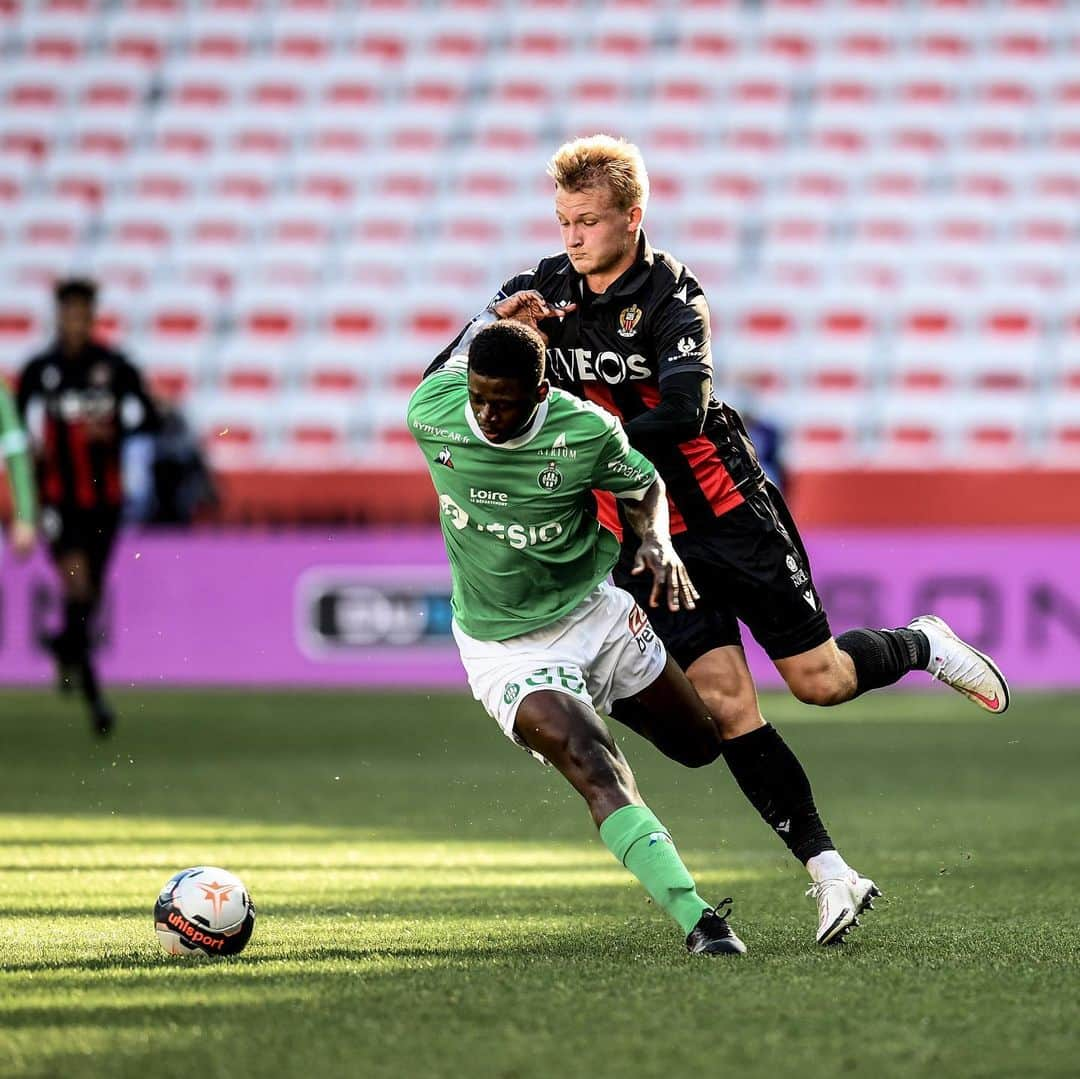 リーグ・アンさんのインスタグラム写真 - (リーグ・アンInstagram)「L’@asseofficiel arrache la victoire à Nice ! 💪 . @ogcnice 🆚 @asseofficiel (0-1) . #Ligue1UberEats #Nice #OGCN #ASSE #SaintEtienne」1月31日 23時12分 - ligue1ubereats