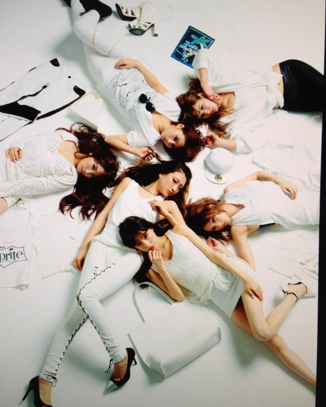 岡清華のインスタグラム：「【 ギャル雑誌モデルからアーユルヴェーダに辿り着いた訳。】  Note Blog📍に書きました。ストーリーズからリンク飛べます。 過去のほんの一部ですが、色々公開しましたので、良ければ見てください。  "過去というのは、すがるものでも、囚われるものでもない。 自慢するものでもないし、言い訳にするものでもない。"  @mother_leader2021 スクール事前カウンセリングにて、 私の芸能時代を知ってくださっている方との対話の中で、 この執筆に至りました。全てのご縁にありがとうございます！  #ギャルモデル #ビリギャル #管理栄養士 #アーユルヴェーダ #ヨガ #人生最高」