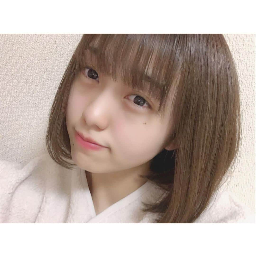 澤田桃佳のインスタグラム：「ちょい、さっぱり🌱 （すっぴん投稿すみません） . . . . . #カット #カラー #ボブ #ボブアレンジ #ショートヘア」