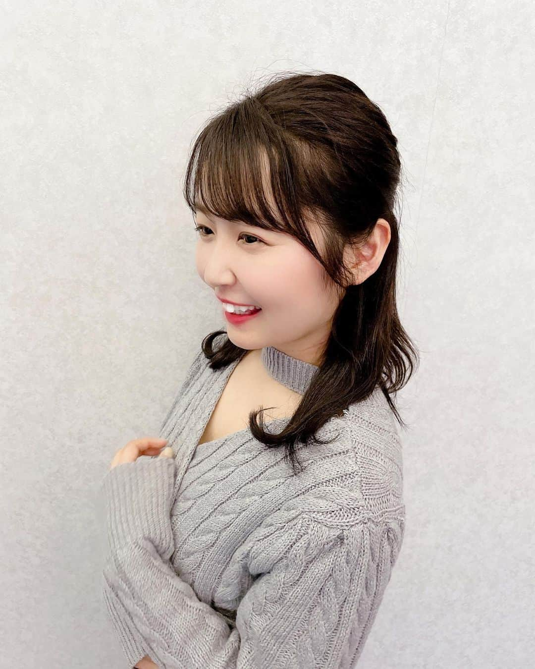 惣田紗莉渚さんのインスタグラム写真 - (惣田紗莉渚Instagram)「今日のイベントは こんな感じでした(*´-`) #lilyboutique  #zara #ニットワンピース  #スリット #チョーカー #ハーフアップ」1月31日 23時31分 - sarisari0118