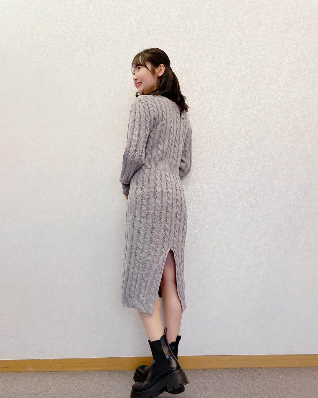 惣田紗莉渚のインスタグラム：「今日のイベントは こんな感じでした(*´-`) #lilyboutique  #zara #ニットワンピース  #スリット #チョーカー #ハーフアップ」