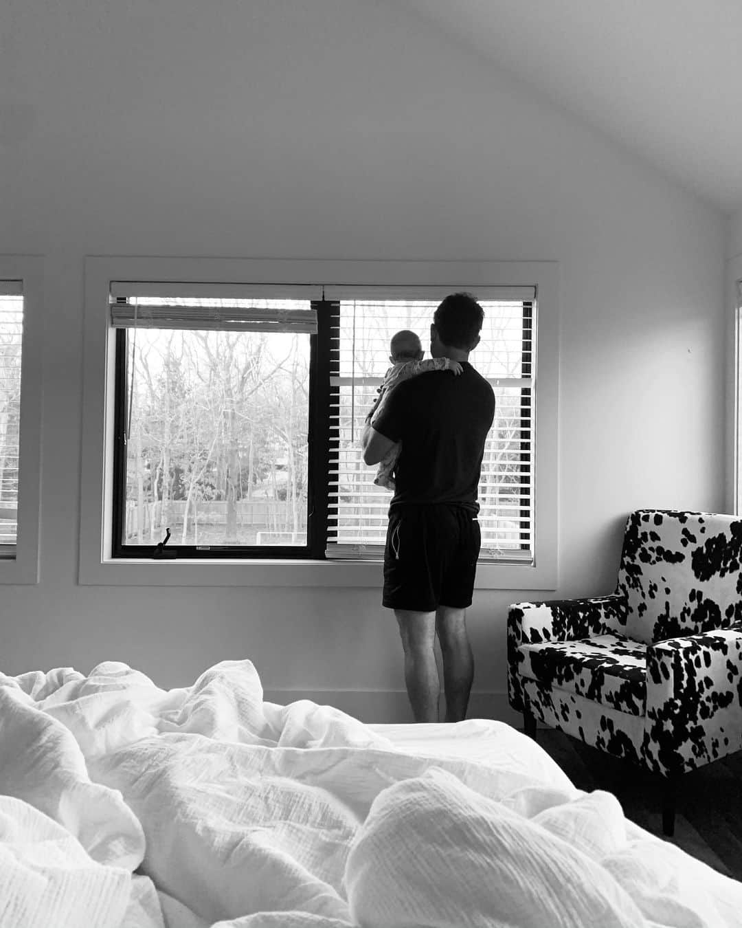 リア・ミシェルのインスタグラム：「My perfect Sunday morning view.🤍」