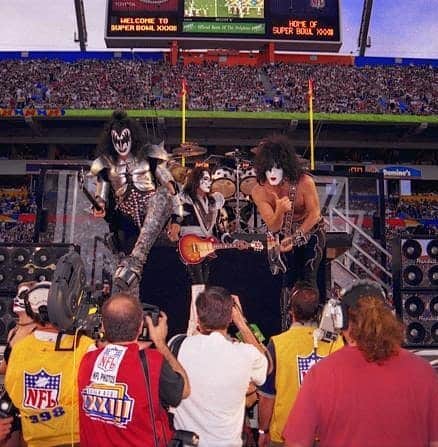 KISSさんのインスタグラム写真 - (KISSInstagram)「#KISSTORY - January 31, 1999 - #KISS opened Super Bowl XXXIII with a bombastic version of "Rock And Roll All Nite!"」1月31日 23時40分 - kissonline