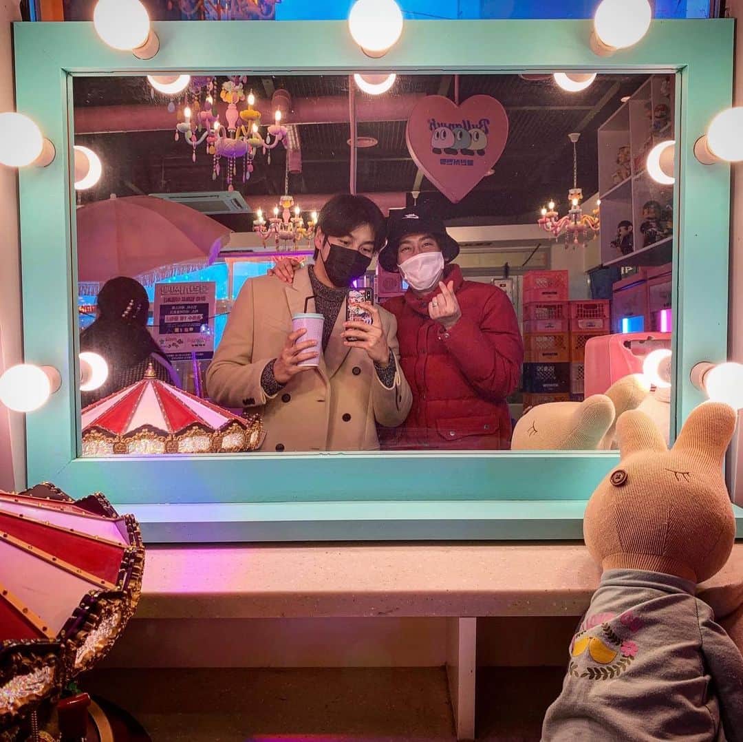 チェ・ソンジュンのインスタグラム：「요즘 대부도 핫플 😝 #불란서다방」