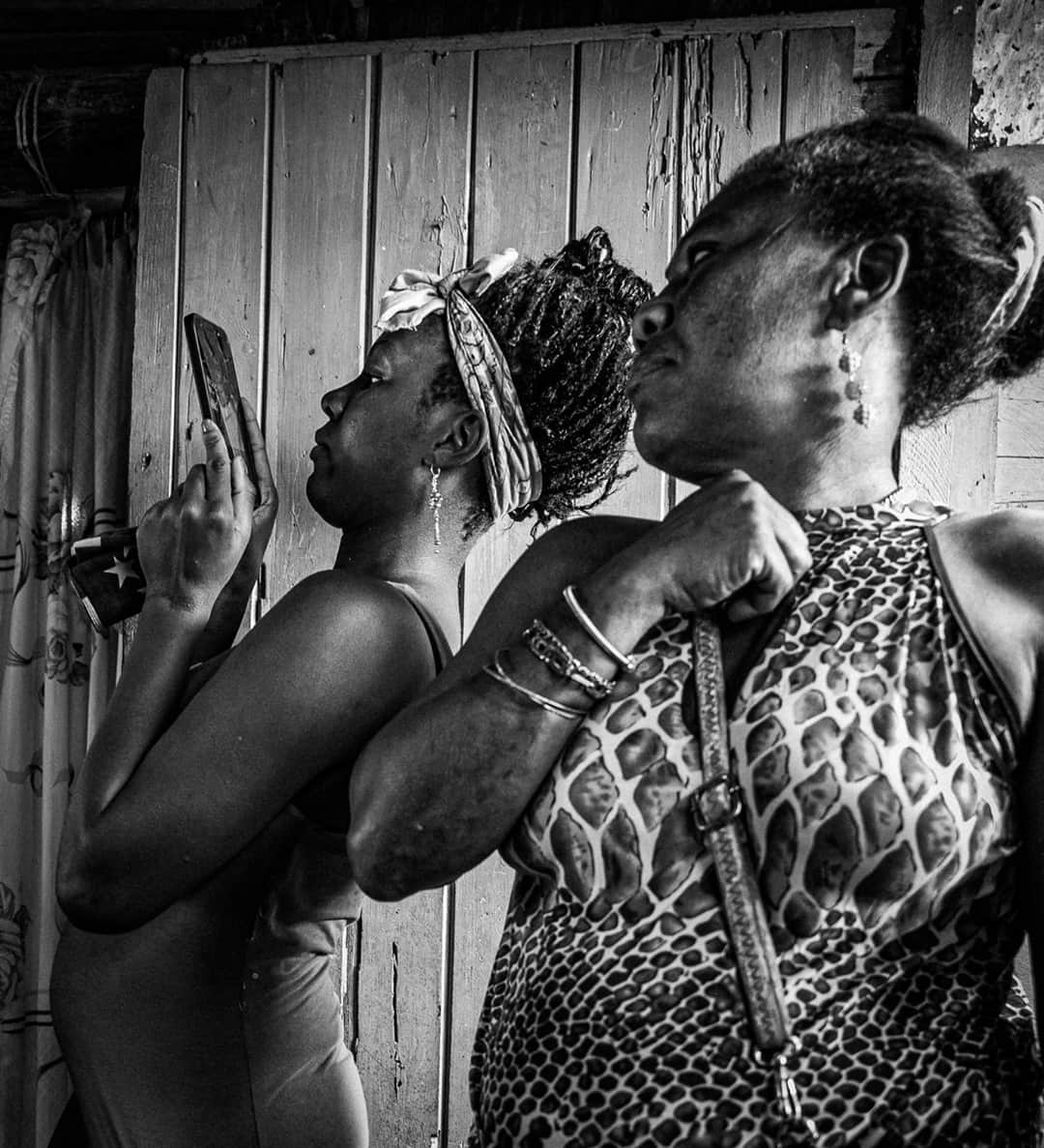 ライカさんのインスタグラム写真 - (ライカInstagram)「LFI Gallery - Editors' Pick 'Santeria in Regla' by Hans-Dieter Brand (@hd.brand)  A view behind the scenes of a Santería ceremony in Cuba.  Gear: #LeicaMMonochrom; Super-Elmar-M 21mm  #LeicaFotografieInternational #LeicaCamera #Leica #🔴📷」2月1日 0時00分 - leica_camera