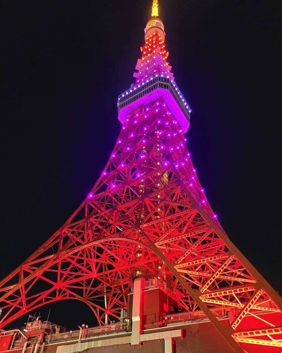 DJ KOOさんのインスタグラム写真 - (DJ KOOInstagram)「昨日の #東京タワーライトアップ ！！ 2021年！！2月がはじまります！！ 今月もよろしくお願いします！！ DO DANCE！！ #DJKOO」1月31日 23時56分 - dj_koo1019
